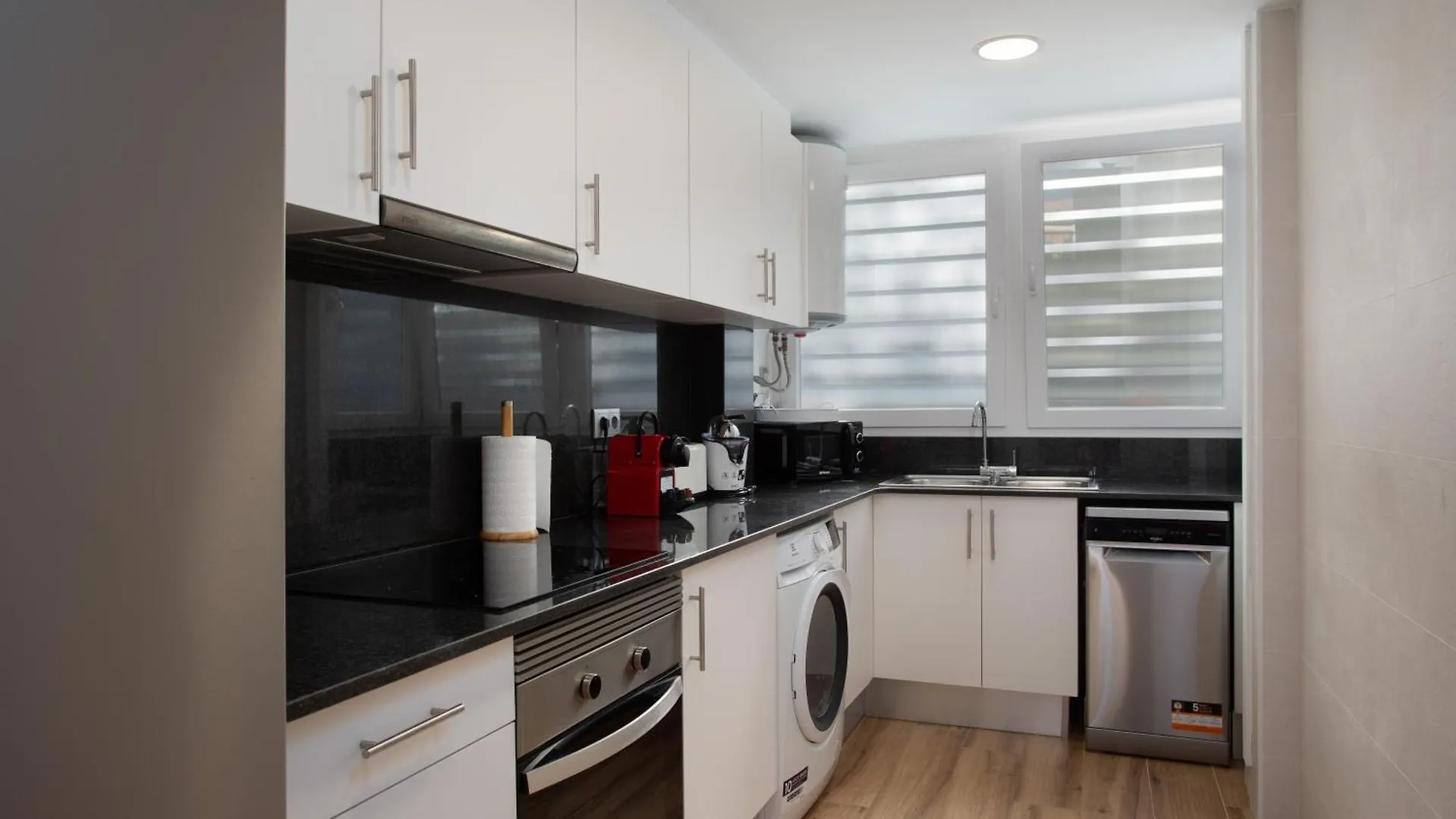 Apartament Gran Amb Vistes Al Mar, Piscina I Parquing Calella De Palafrugell 0*,